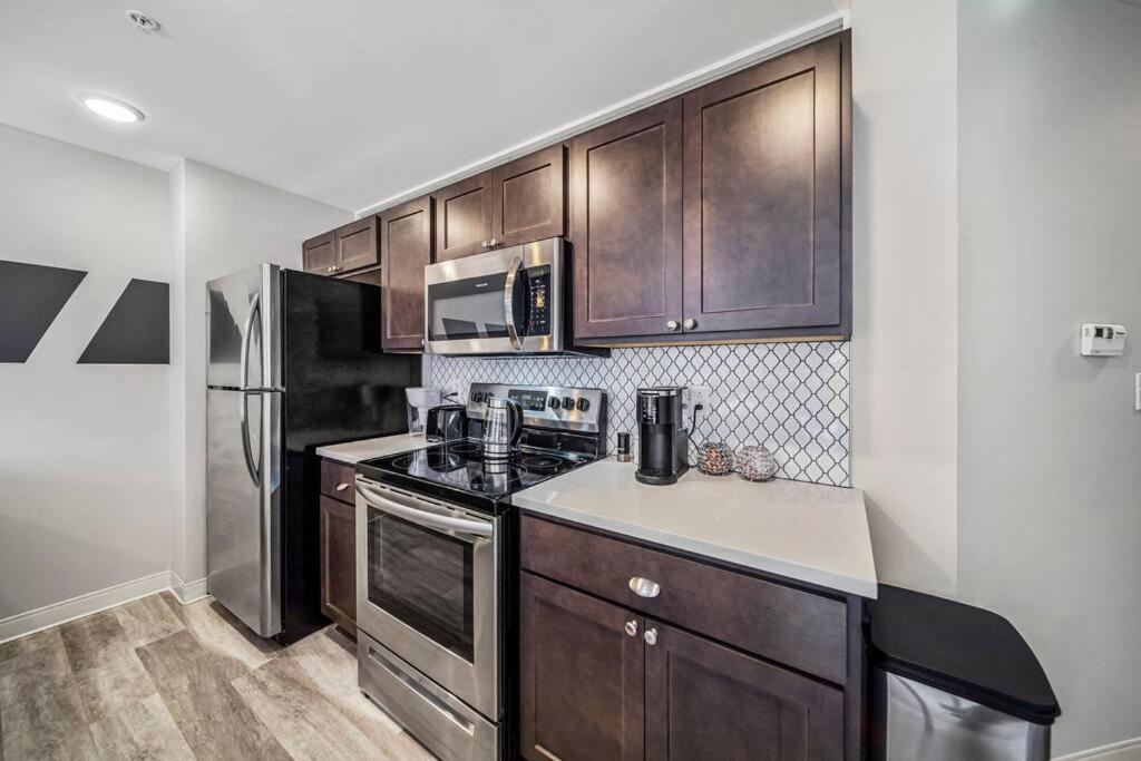 2Br Unit With Game Machine With Pool And Gym Access-602 Apartment Cleveland Exterior photo