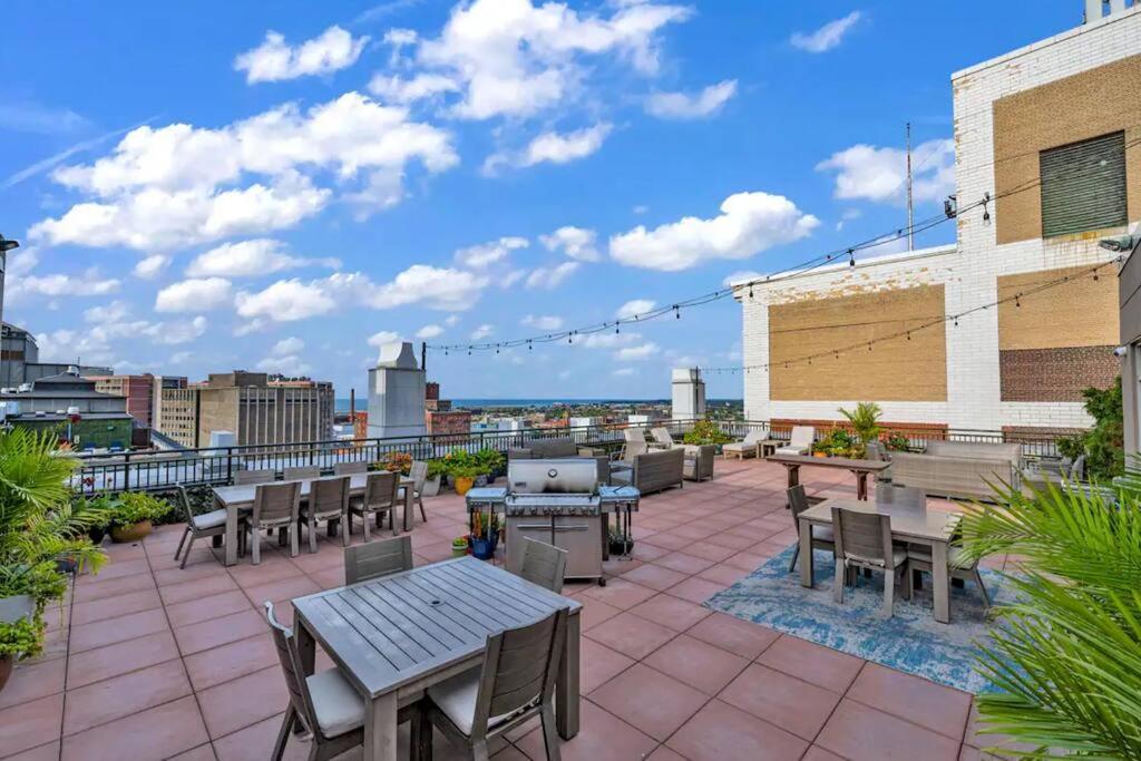 2Br Unit With Game Machine With Pool And Gym Access-602 Apartment Cleveland Exterior photo