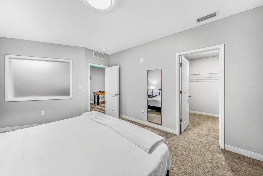 2Br Unit With Game Machine With Pool And Gym Access-602 Apartment Cleveland Exterior photo