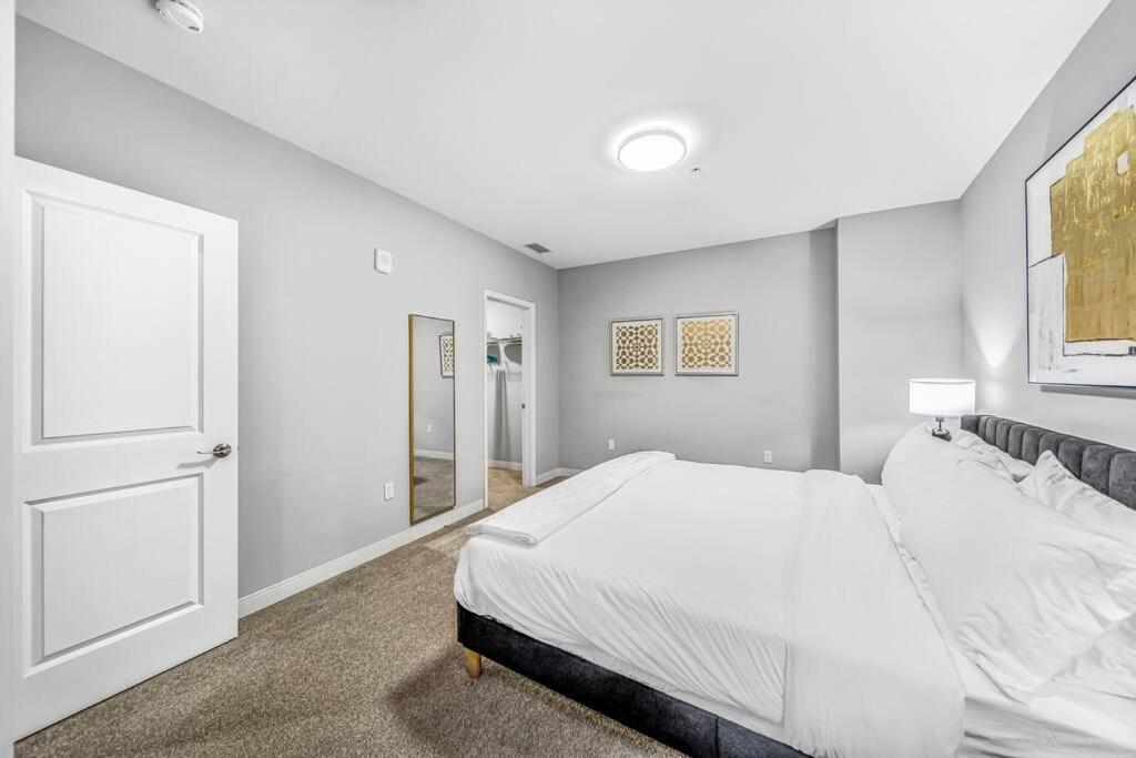 2Br Unit With Game Machine With Pool And Gym Access-602 Apartment Cleveland Exterior photo